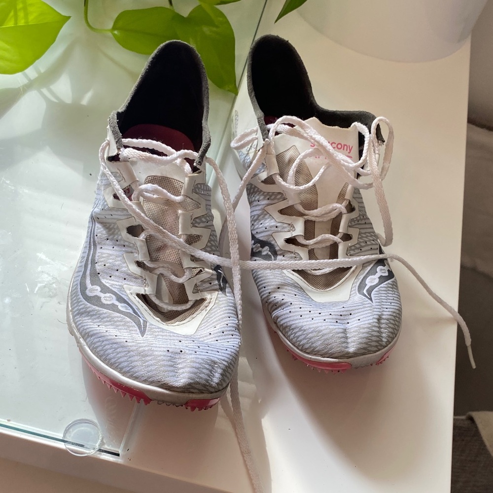 Saucony Women’s Endorphin ISOFIT Athletic Shoes Racing cleats !!